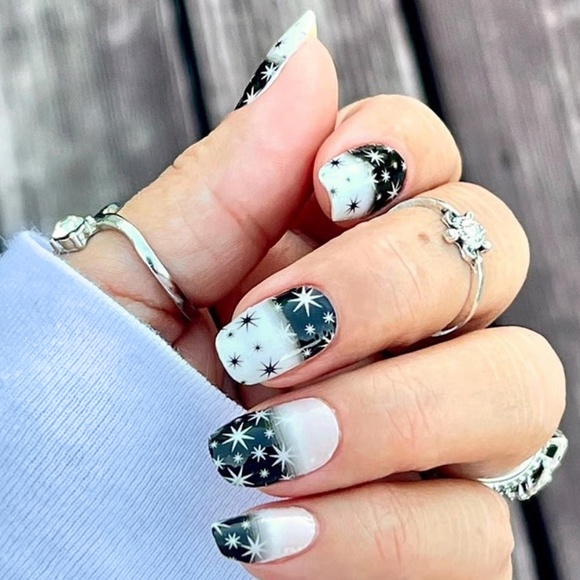 Better Safe Than Starry 💅✨ Color STREET - NEW - Long Lasting Nail Polish Strips - Picture 1 of 3